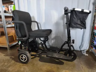 Silla de ruedas eléctrica plegable