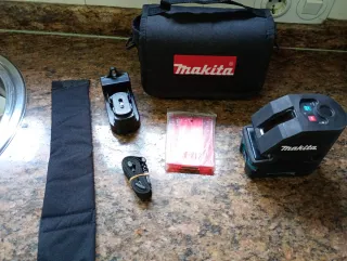 Nivel Láser Makita SK104