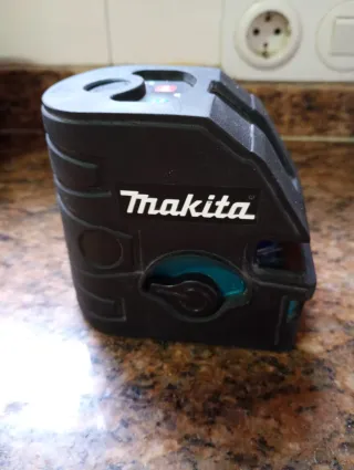 Nivel Láser Makita SK104