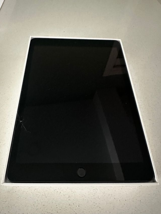 iPad 9 64GB Plata prácticamente nuevo
