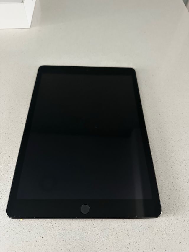 iPad 9 64GB Plata prácticamente nuevo