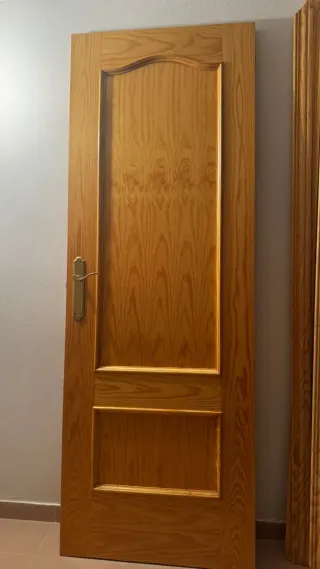 Puerta de roble.