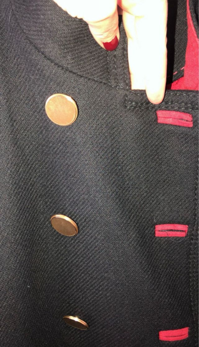 Abrigo Zara negro botones dorados