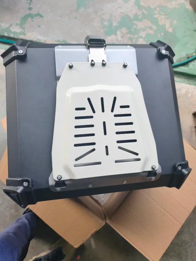 Baúl Moto Negro Aluminio 40×45