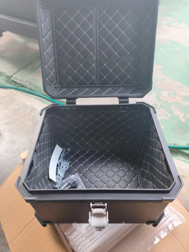 Baúl Moto Negro Aluminio 40×45