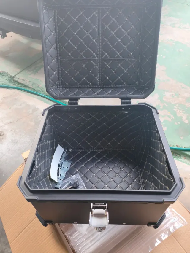 Baúl Moto Negro Aluminio 40×45