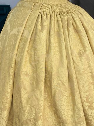 Falda fallera dorada brocada