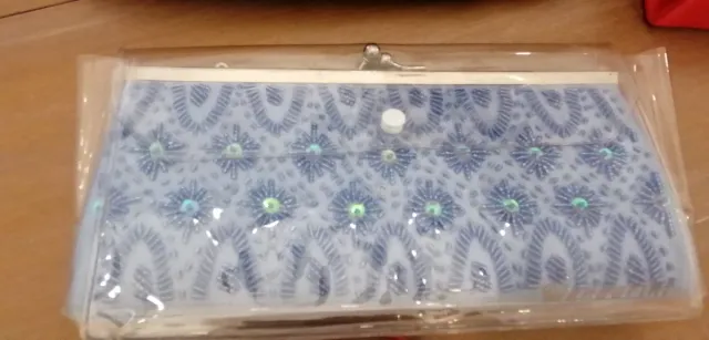 5 Bolso de mano y bandolera