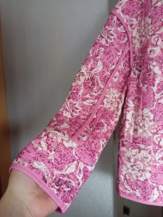 Chaqueta acolchada rosa floral