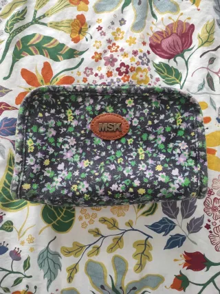 Neceser Misako flores