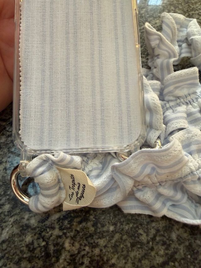 Funda iPhone con correa de rayas