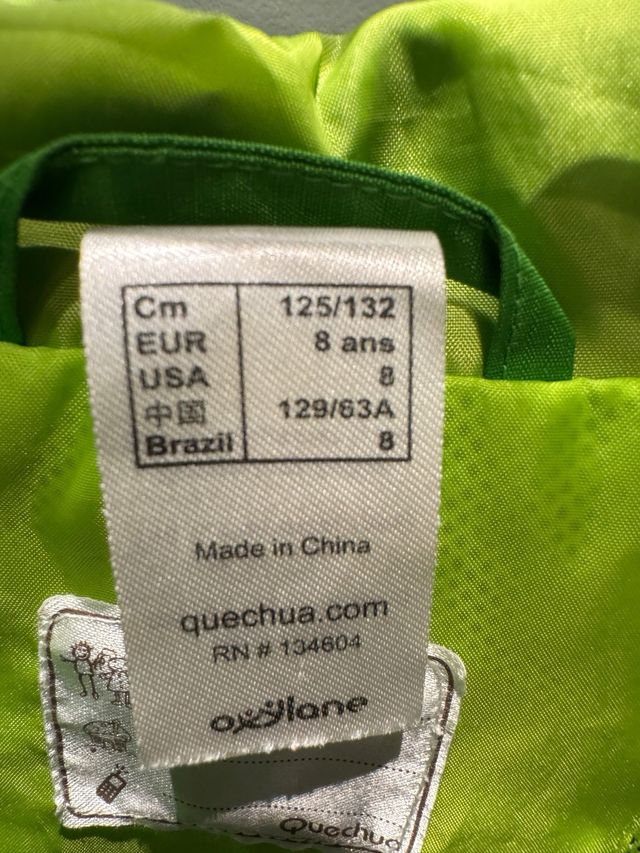 Chubasquero Quechua verde niño/niña