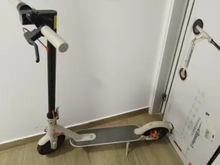 Patinete Xiaomi Mi Scooter 3. Muy poco uso.