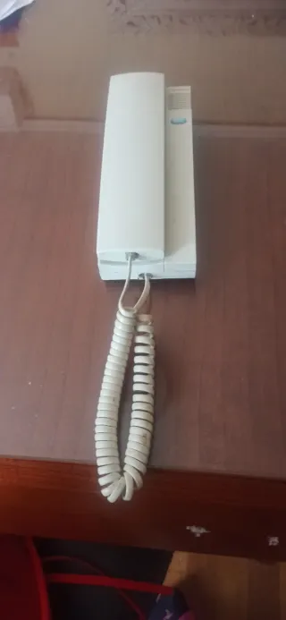 Telefonillo de pared beige