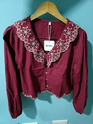 Blusa granate bordada