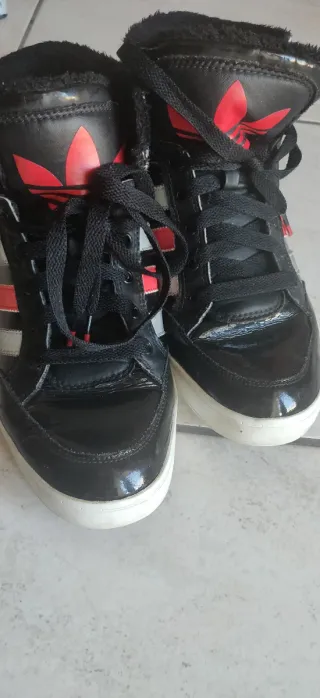 Scarpe donna Adidas nere e rosse