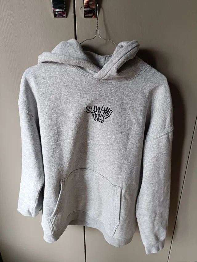 Sudadera H&M Gris con Logo