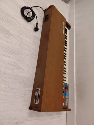 Teclado musical vintage Rodeo 49