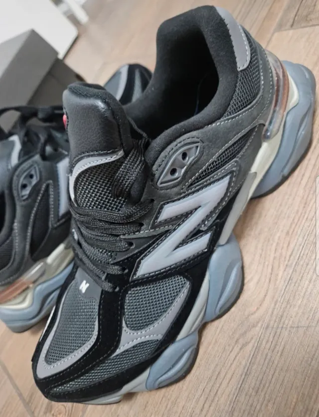 New Balance 9060 Scarpe Uomo Nero Grigio