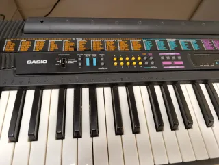 Piano Casio CYK-520l Electrónico