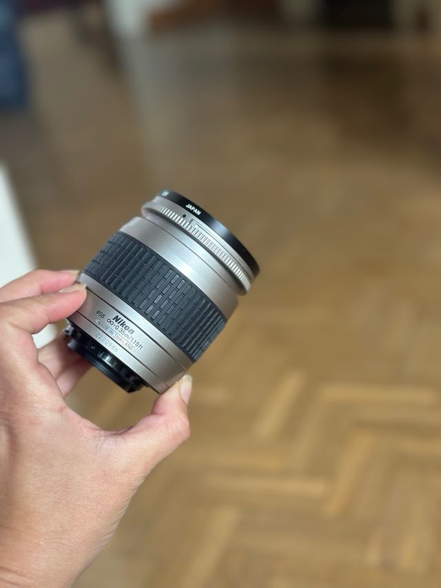 Cámara Nikon F65 + objetivos + funda