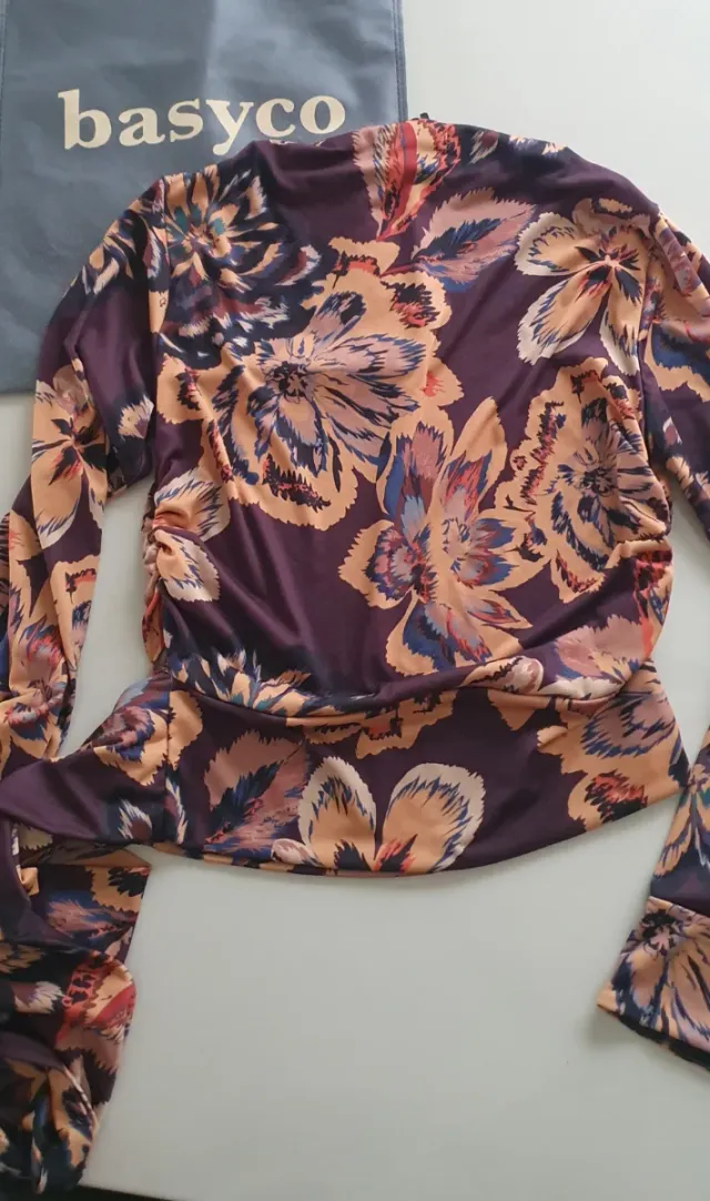 Top de manga comprida castanha “Basyco Jerez”