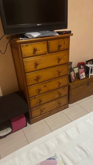cabecero,,colchón,mesitas semanario, armario.