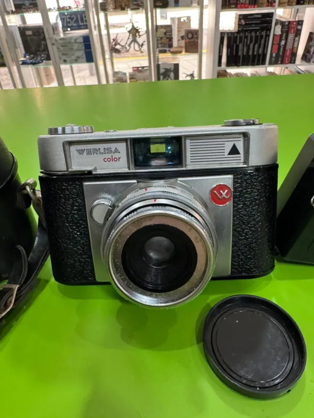 Fotocamera Werlisa argentata e nera