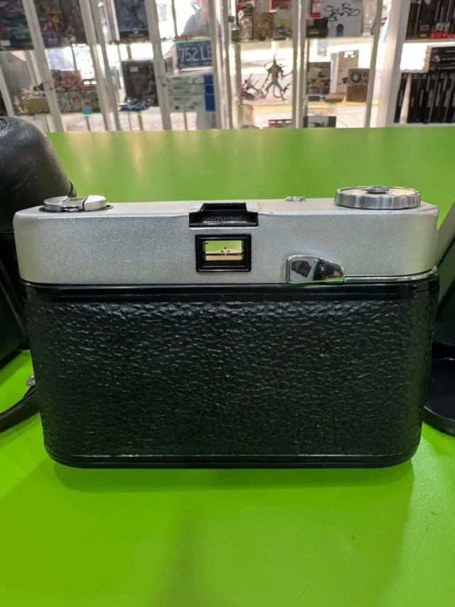 Fotocamera Werlisa argentata e nera