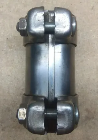 Brida de conexión para tubo de escape