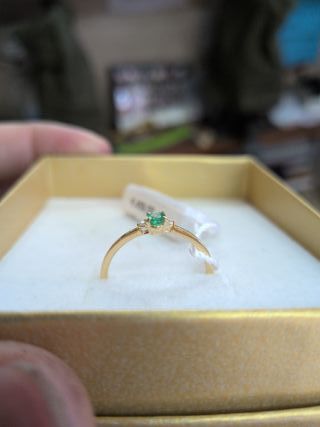 Anillo Oro Esmeralda y brillantes
