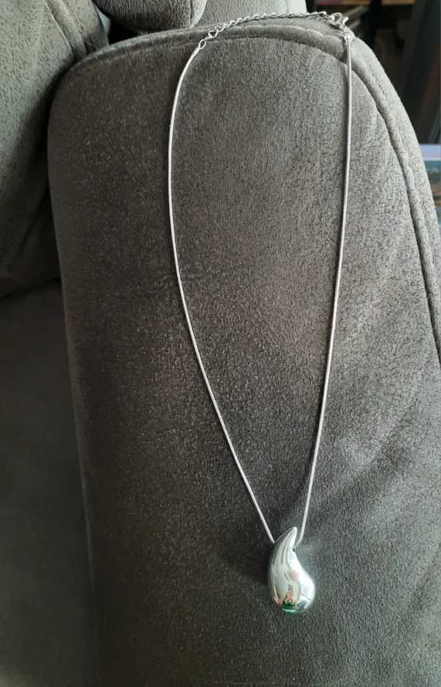 Precioso Colgante Lágrima Plateado Nuevo