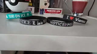 Pulseras de goma varias