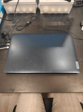 Portátil Lenovo Ryzen 7 5700U 16GB RAM