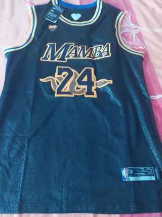 Camiseta NBA Mamba 24 Negra y Dorada