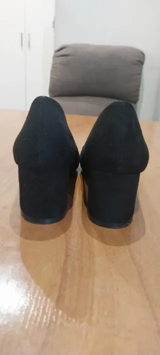 Zapatos de vestir número 36.