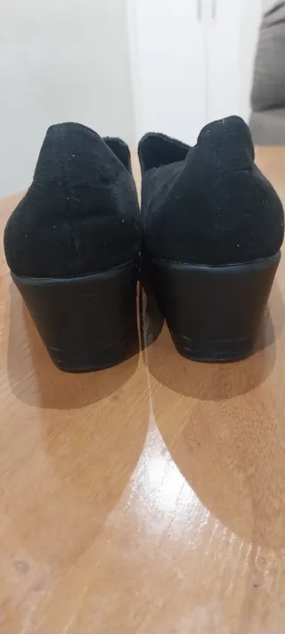 Zapatos de vestir número 36.