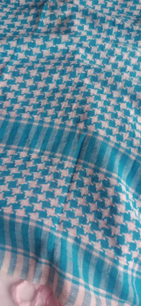 Pañoletas palestinas azules y rosas