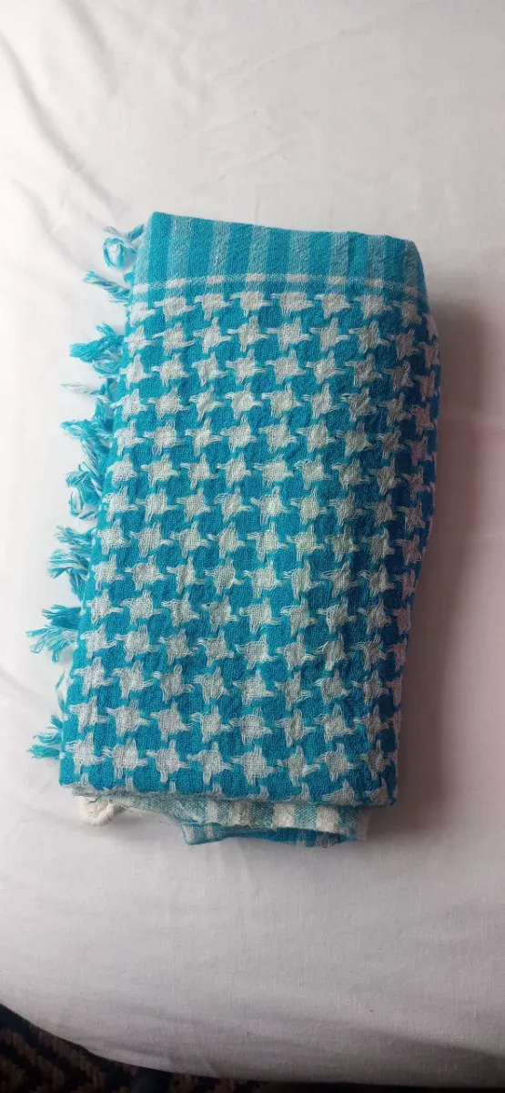 Pañoletas palestinas azules y rosas