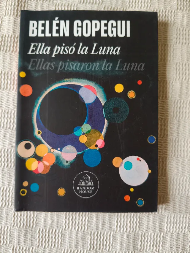 Ella pisó la Luna: Ellas pisaron la Luna
