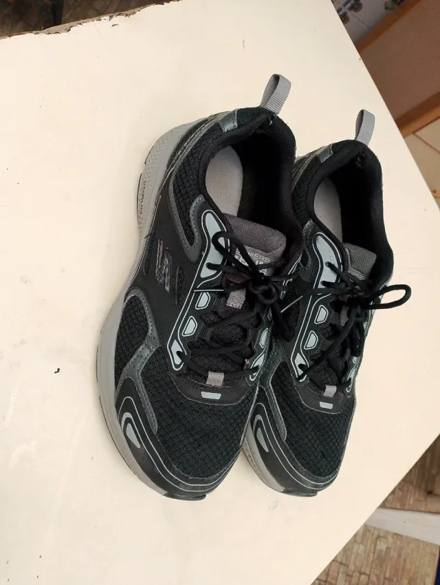 Sapatos de Mulher Skechers Tamanho 39 Preto/Cinza