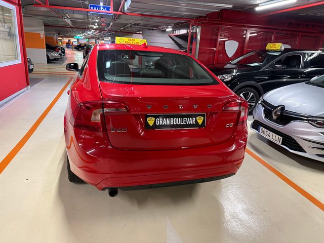 VOLVO S60 2.0 D3 Momentum Auto