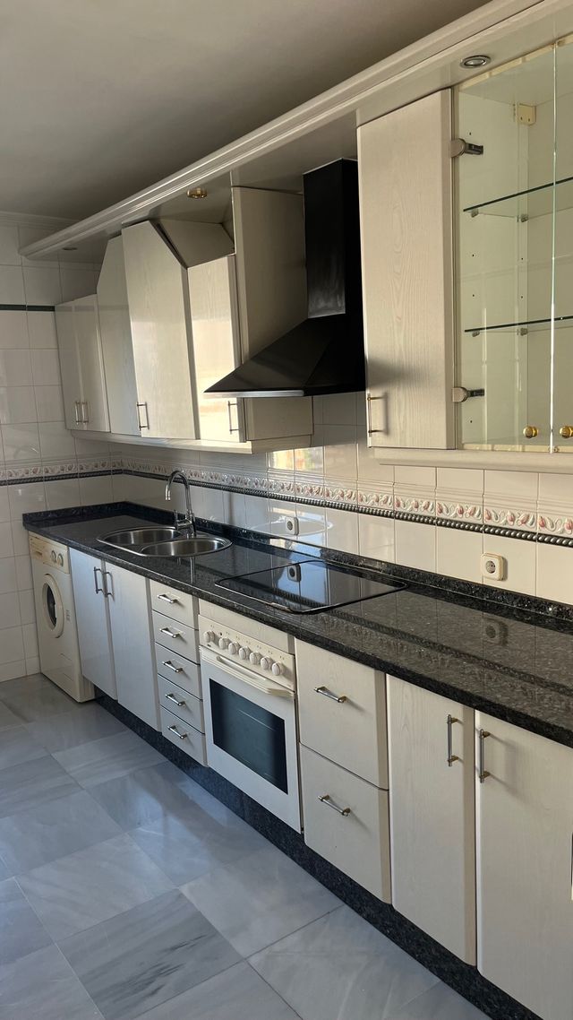 Cocina completa con electrodomésticos