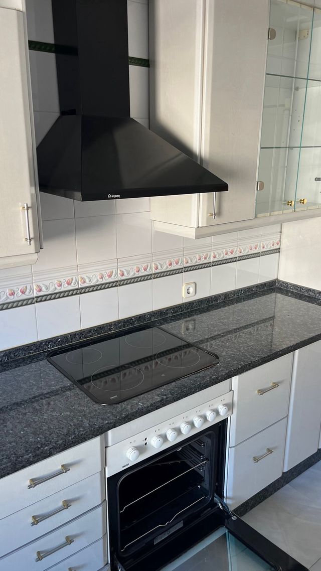 Cocina completa con electrodomésticos