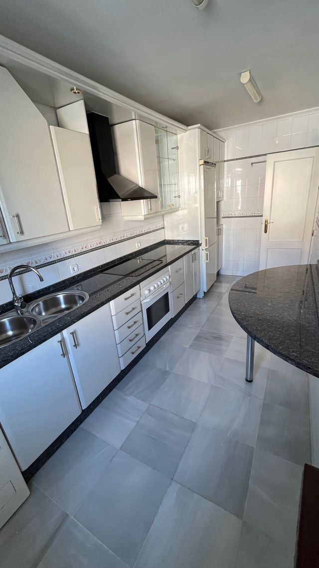 Cocina completa con electrodomésticos