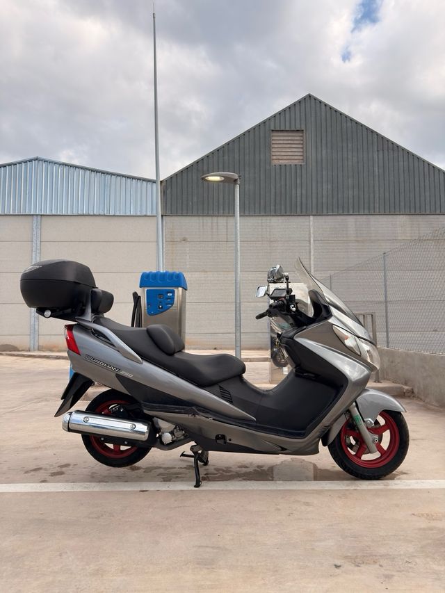 Suzuki Burgman 250