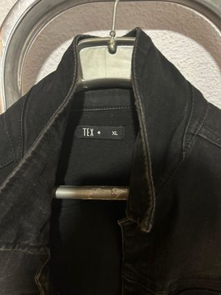 Cazadora Vaquera Negra Talla XL , tela elastica.