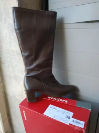Botas de piel Wonders talla 38