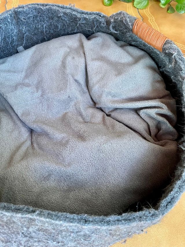 Cama para gato casi nueva