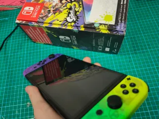*Nuovo* Nintendo Switch OLED Splatoon Edition